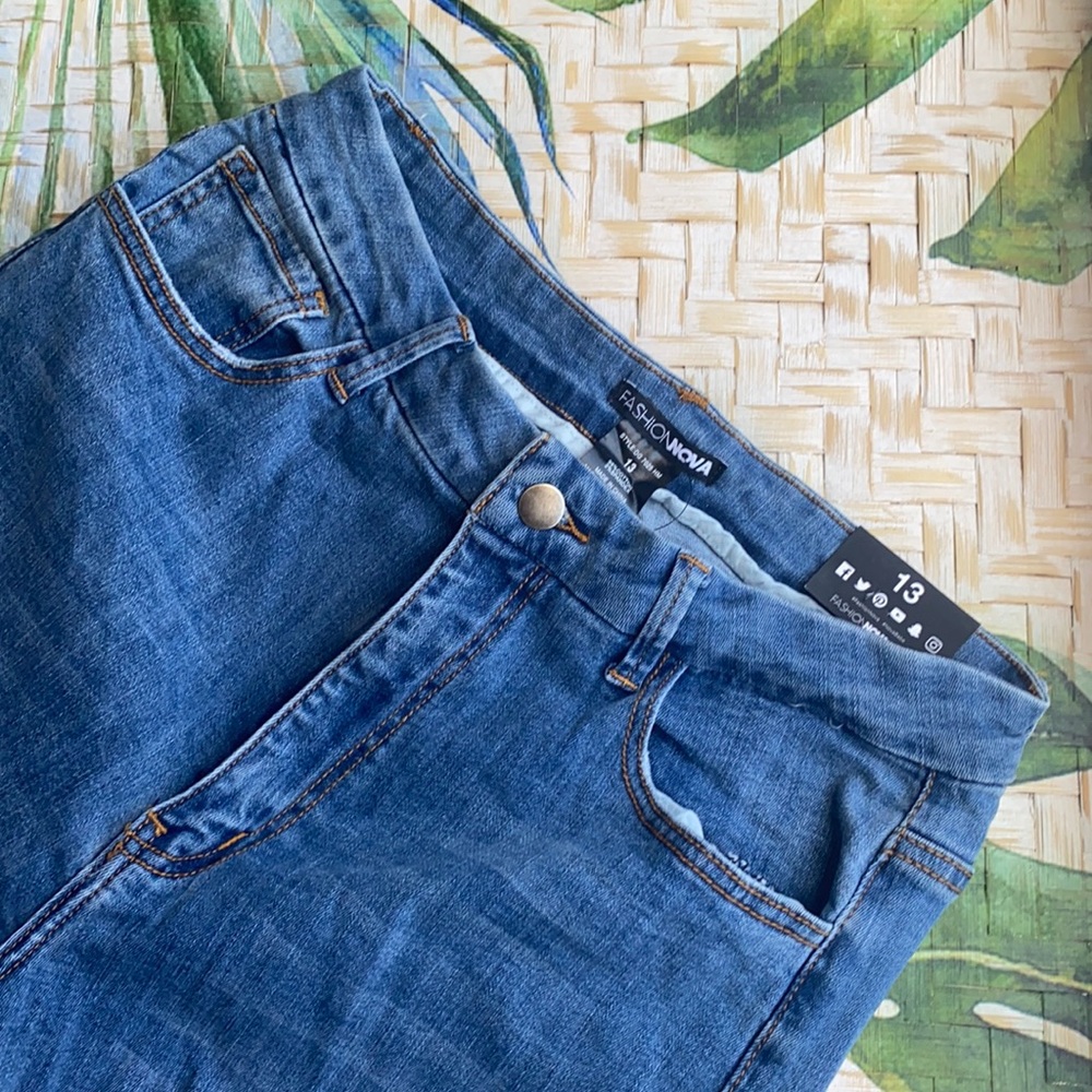 Split hem jeans